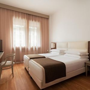 Zimmer mit zwei Einzelbetten